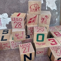 lego-træklodser-tal-bogstaver-i-trææske-original-gammelt-træ-legetøj